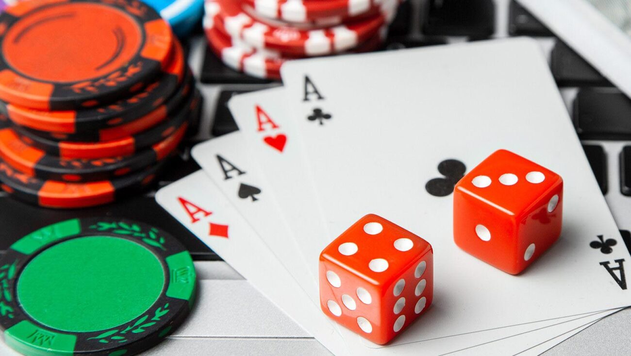 How does an online casino gain popularity?